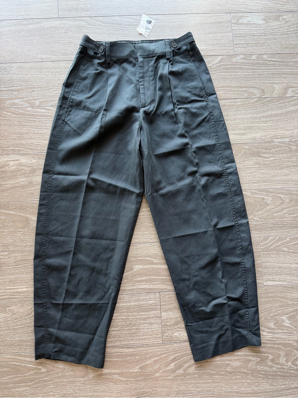 Madewell Black High-Rise Pleated Chinos